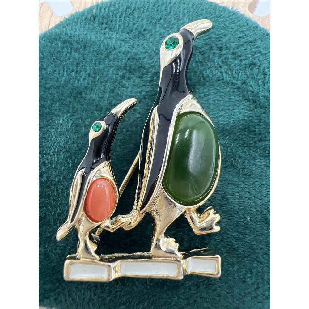 Jellybelly Penguins Marching Pin Brooch Vintage Gold Tone Enameled Real Stone